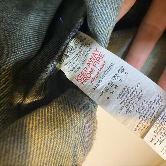 NWT PrettyLittleThing Asymmetrical Denim Mini Skirt Size US 2 - Picture 7 of 7